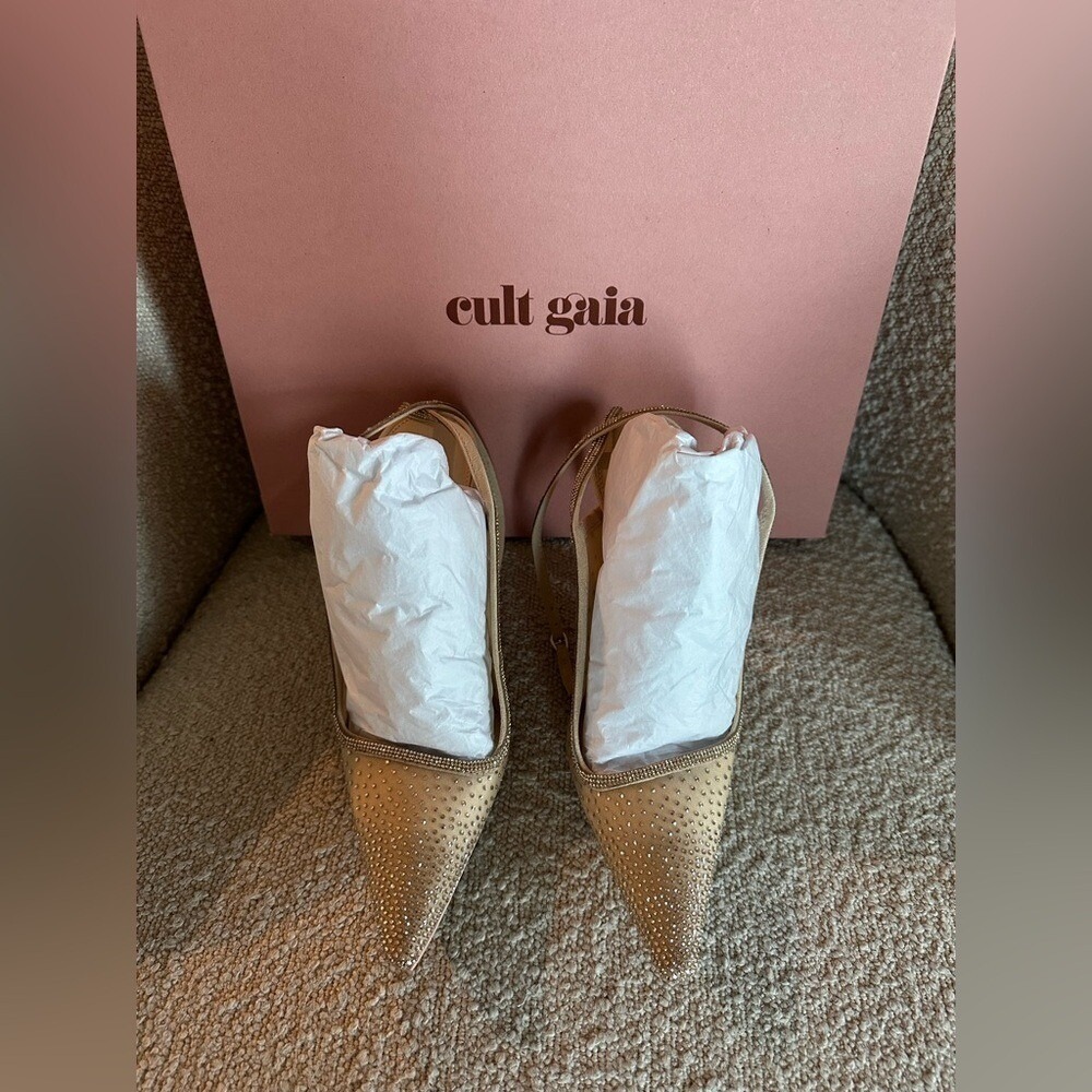 Cult Gaia Diya Crystal Pointed Toe Pump - Picture 7 of 7